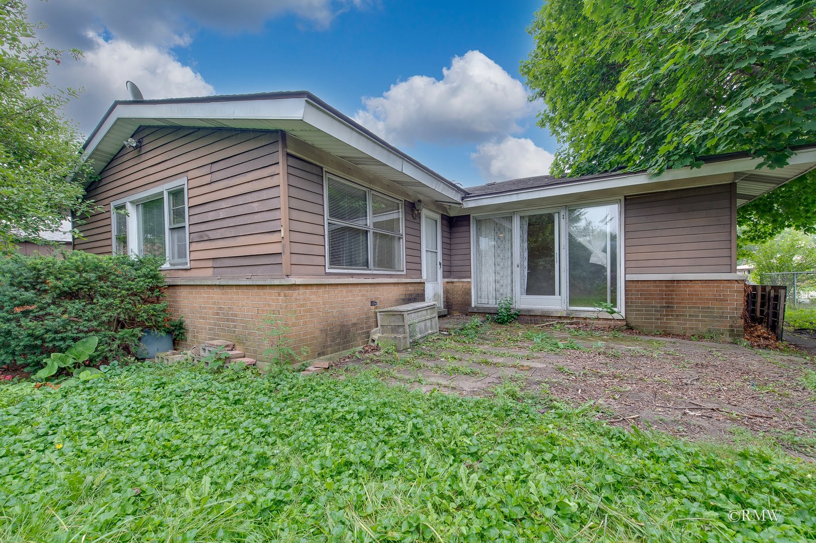 502 Oakton Street, Elk Grove Village, IL 60007
