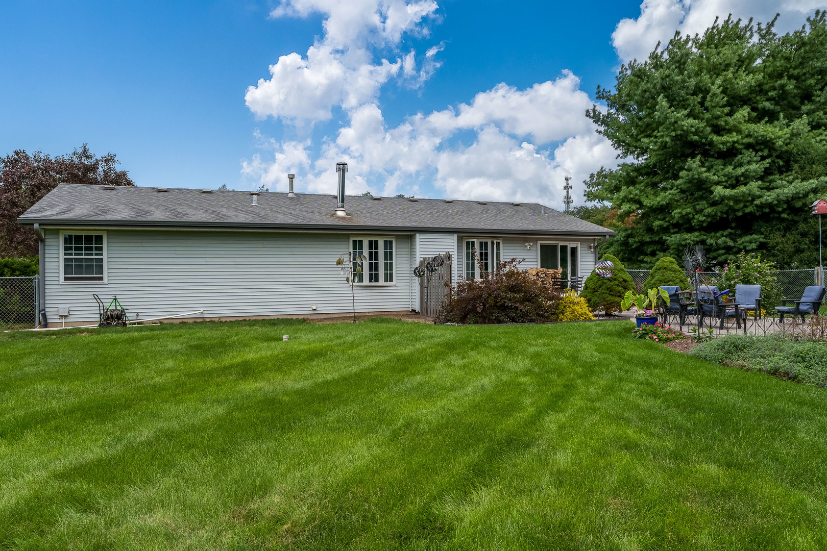 6427 Greystone, Roscoe, IL 61073