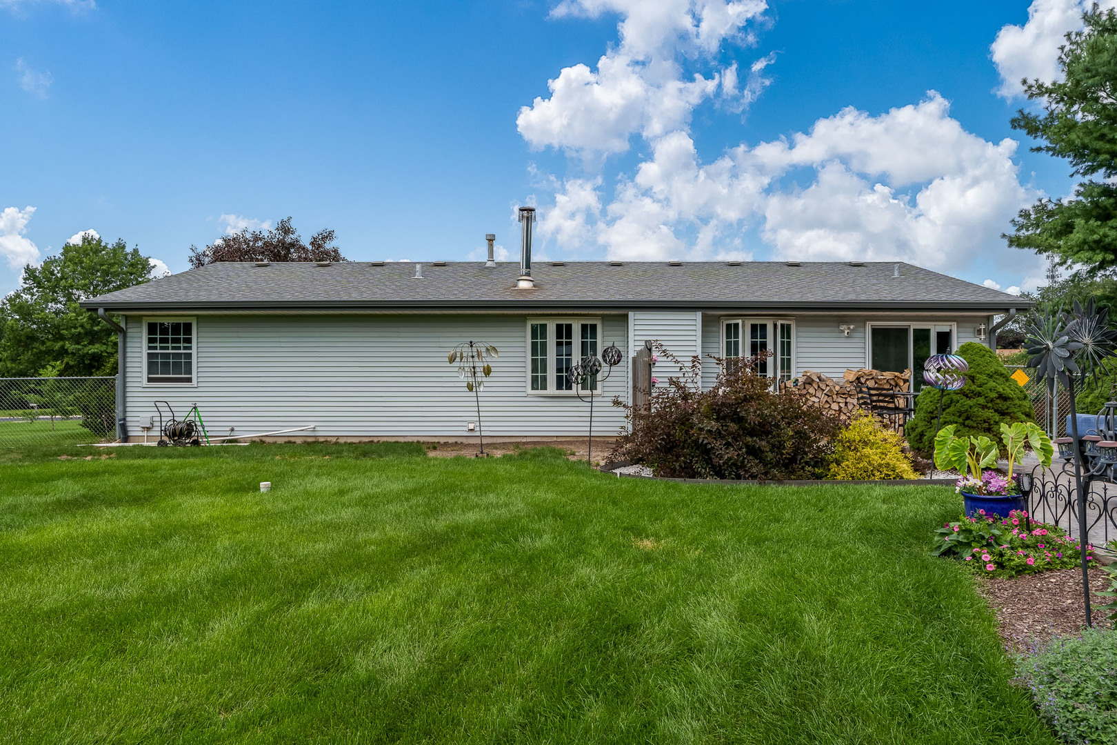 6427 Greystone, Roscoe, IL 61073