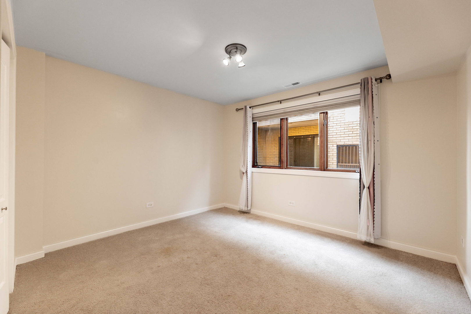 6625 N Northwest Highway #202, Chicago, IL 60631