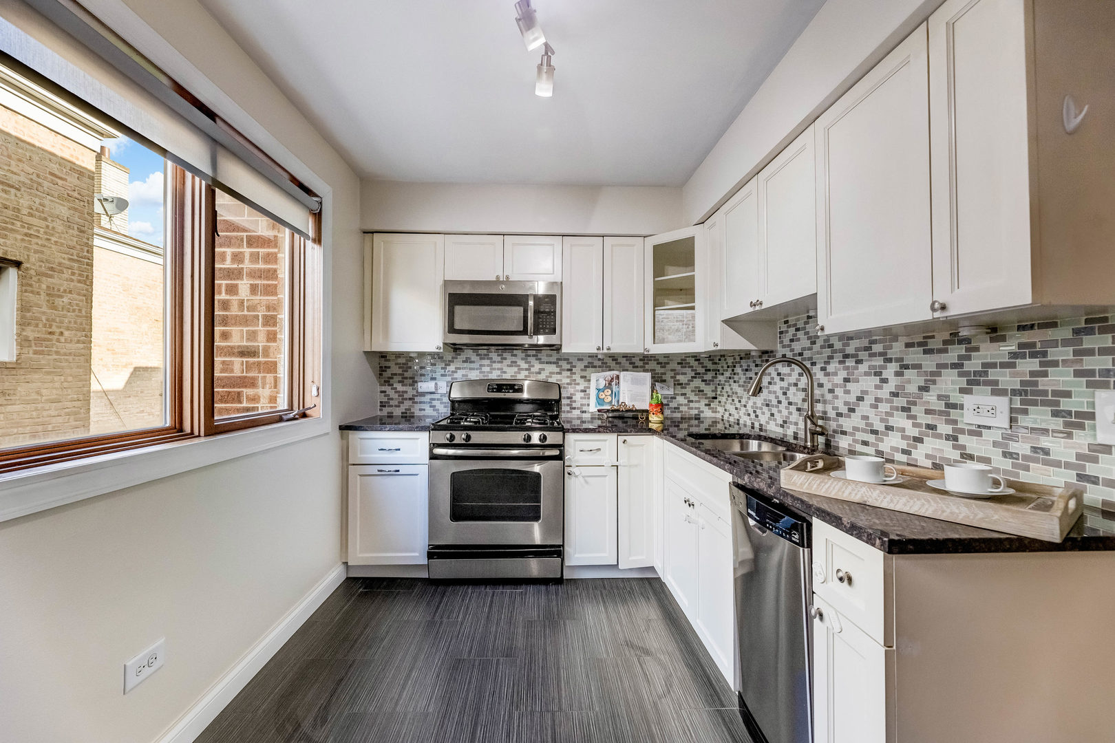 6625 N Northwest Highway #202, Chicago, IL 60631