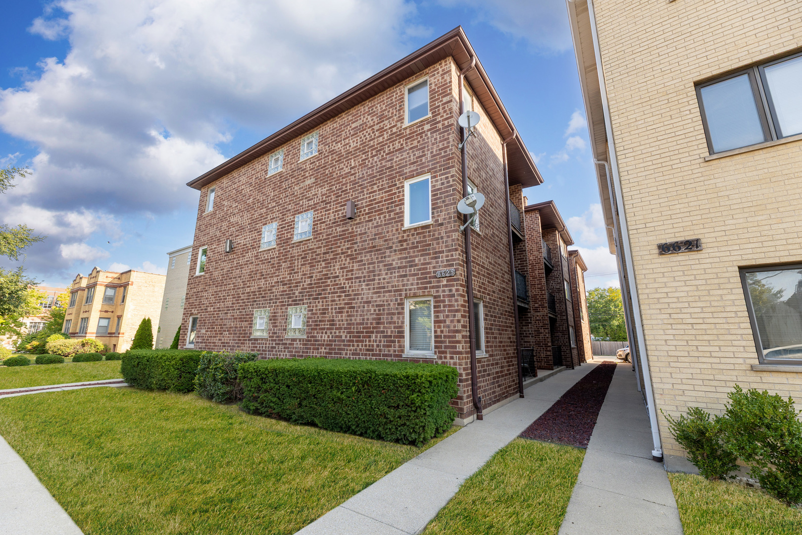 6625 N Northwest Highway #202, Chicago, IL 60631