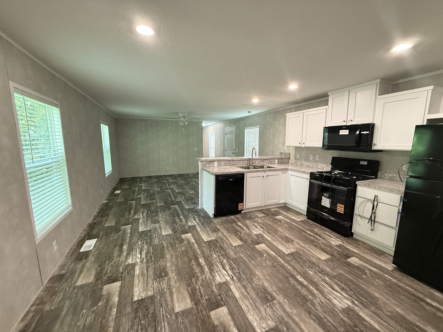 1712 S Dixie Highway #214, Crete, IL 60417