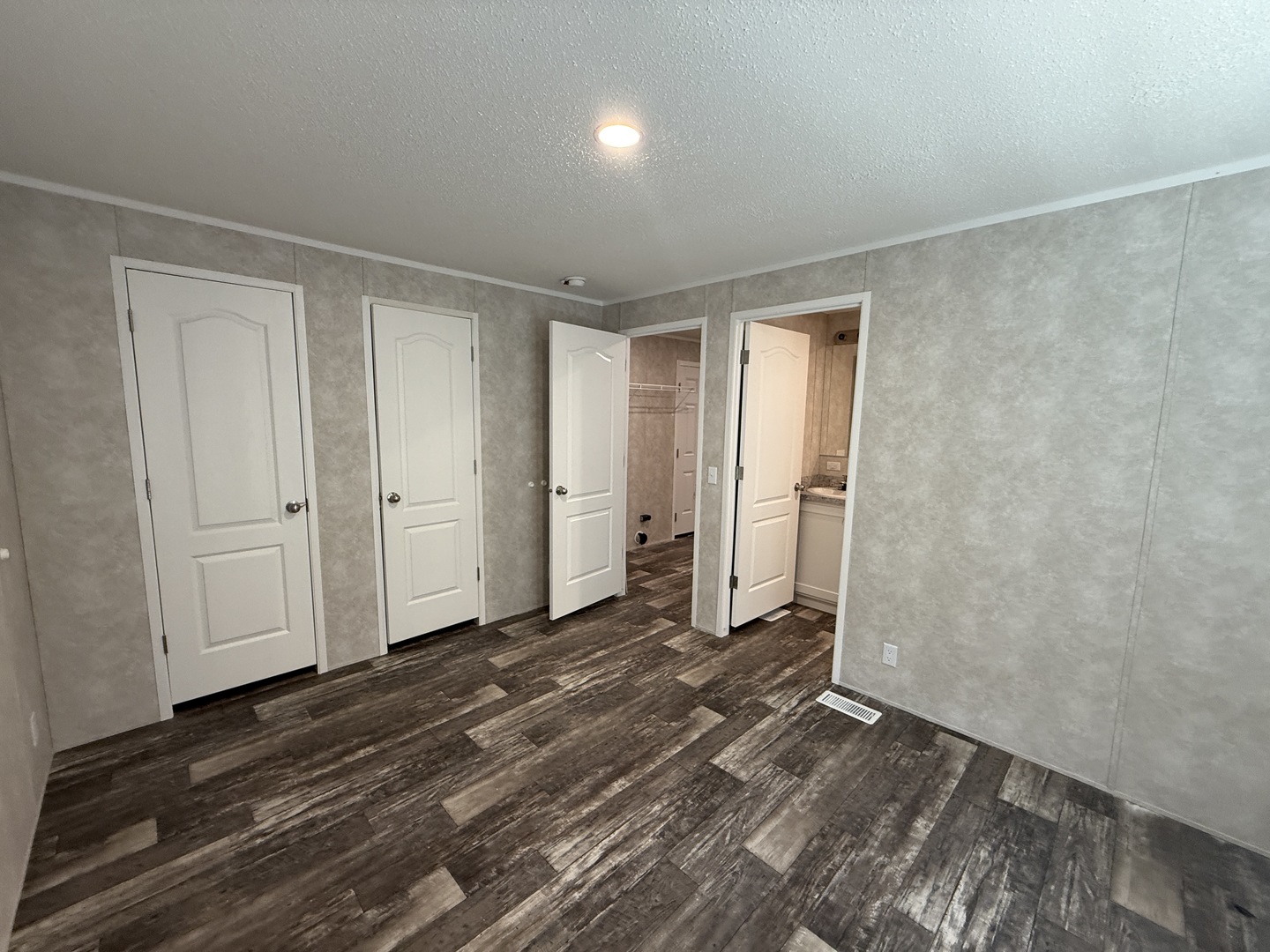 1712 S Dixie Highway #214, Crete, IL 60417