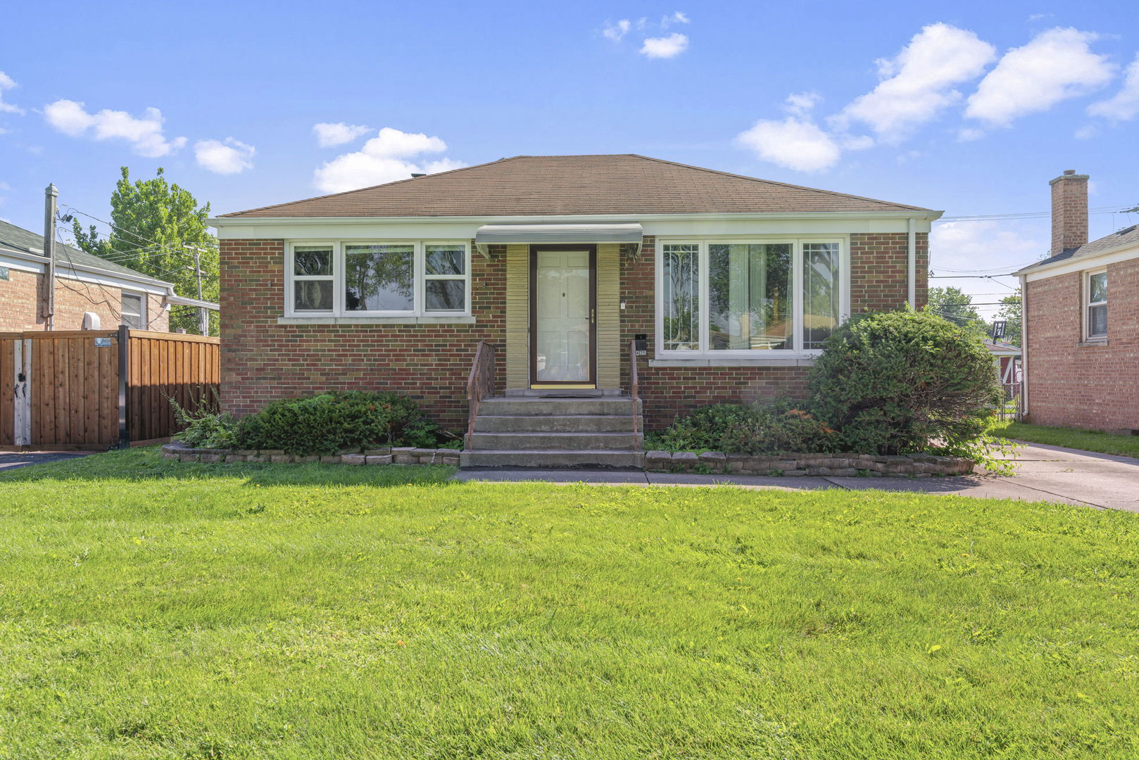 425 N Jackson Boulevard, Hillside, IL 60162
