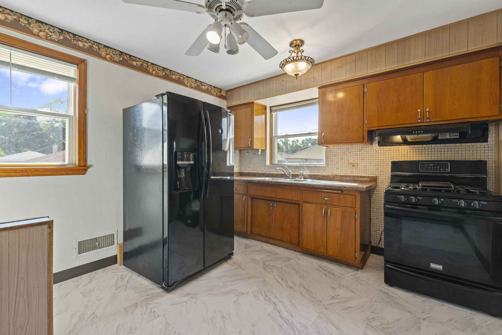 425 N Jackson Boulevard, Hillside, IL 60162