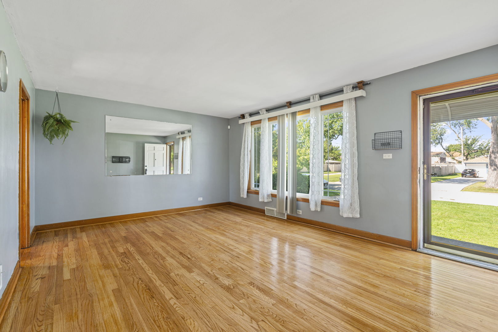 425 N Jackson Boulevard, Hillside, IL 60162