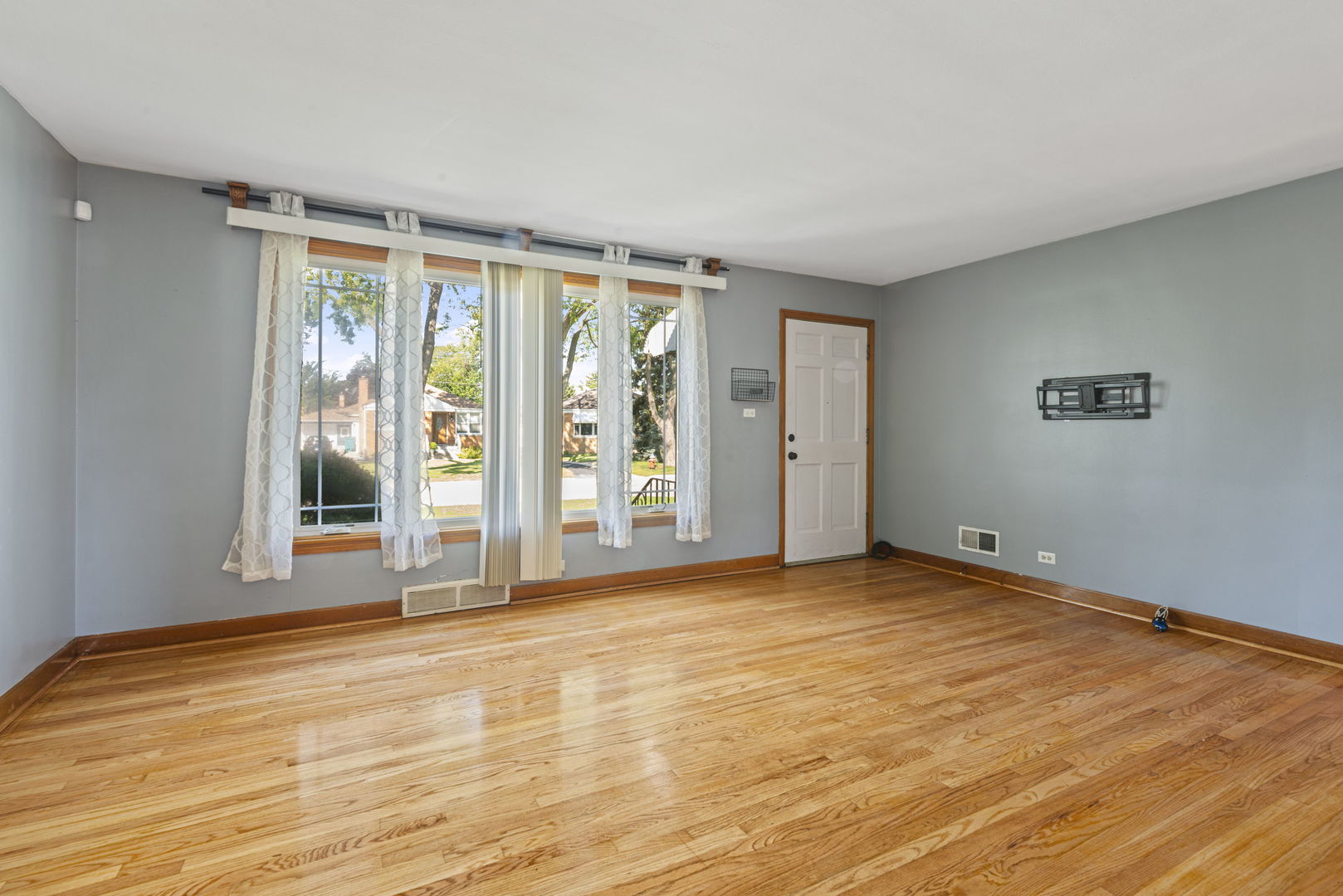 425 N Jackson Boulevard, Hillside, IL 60162