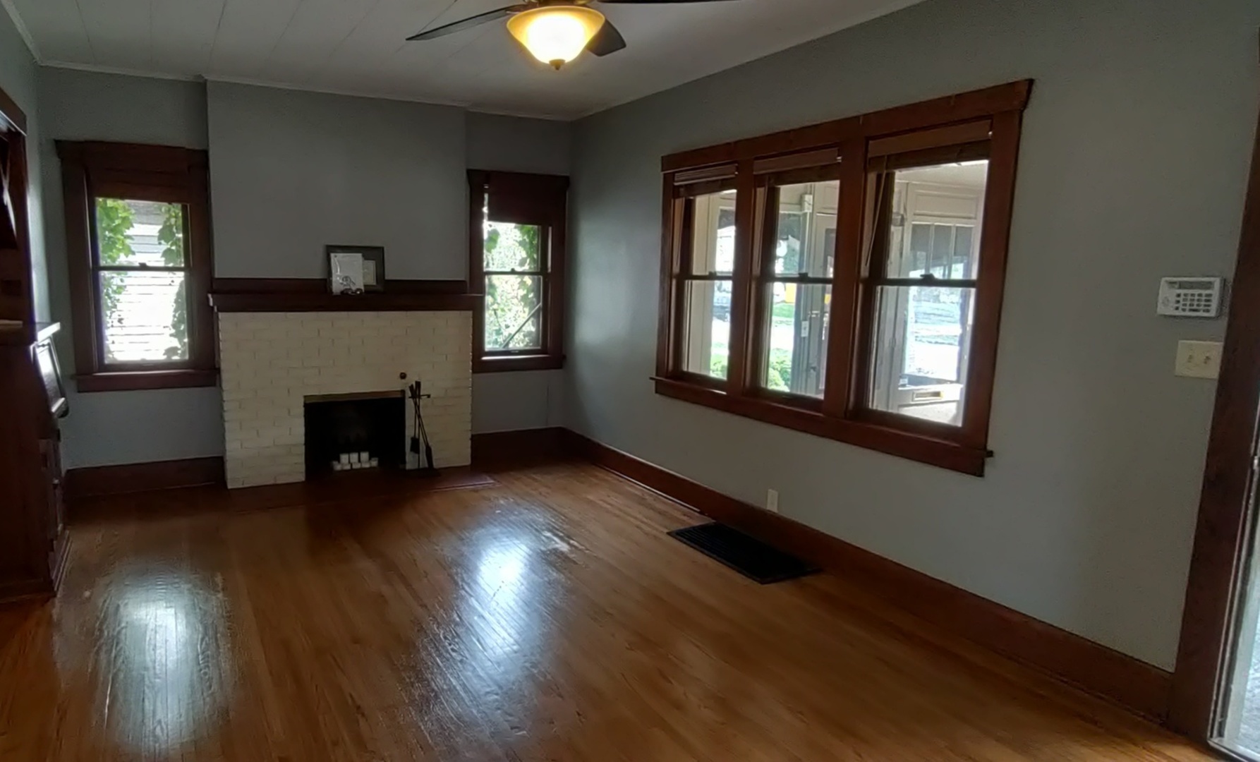 440 South Street, Elgin, IL 60123
