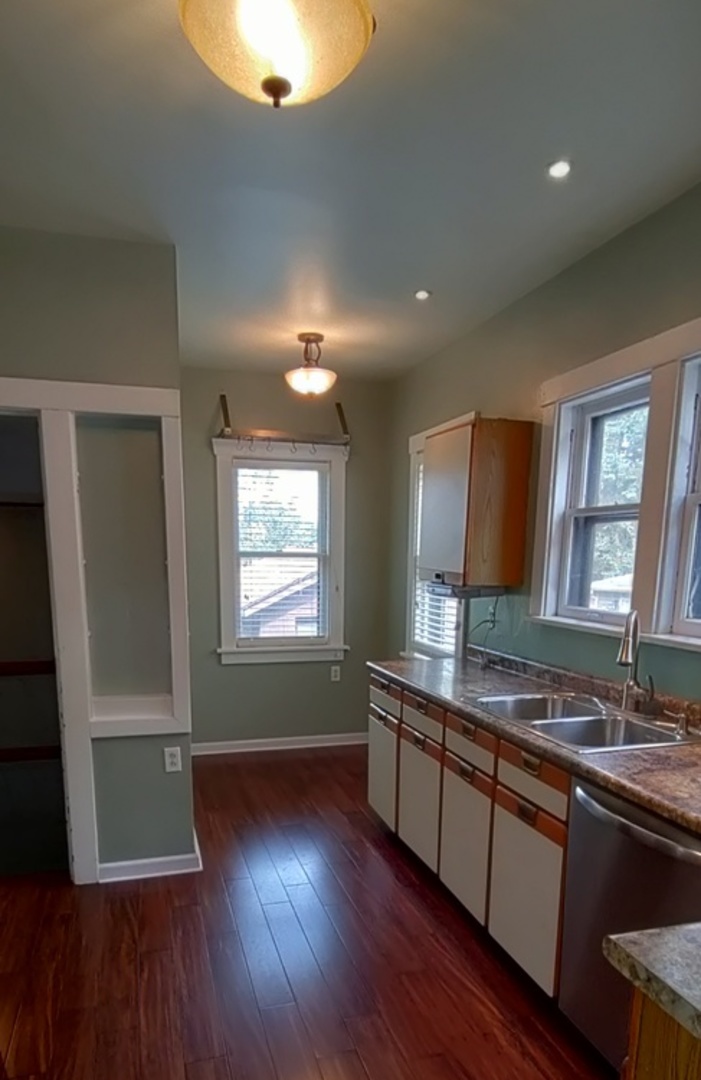 440 South Street, Elgin, IL 60123