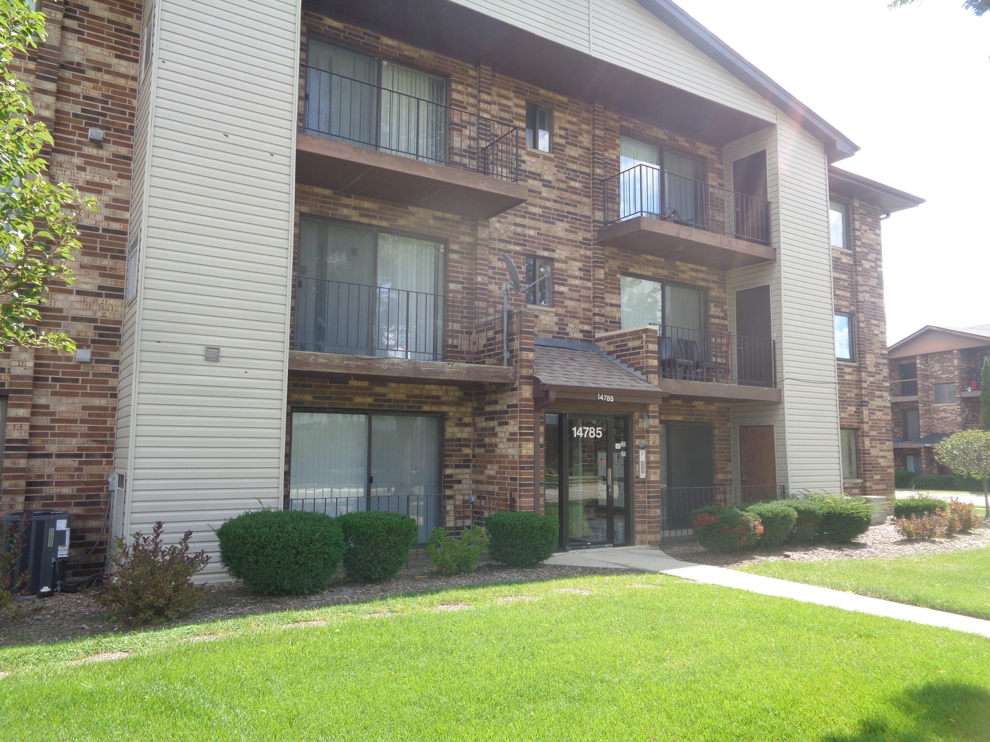 14785 Lakeview Drive #101, Orland Park, IL 60462