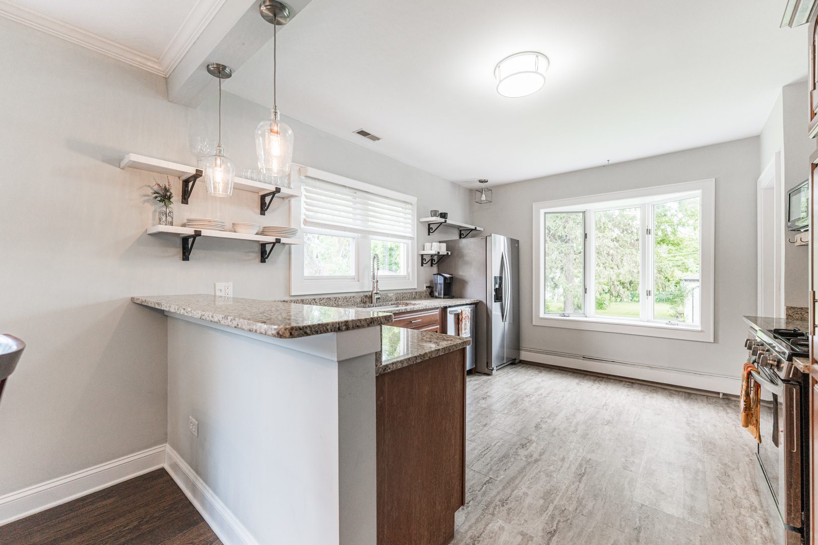 326 S Wisconsin Avenue, Villa Park, IL 60181