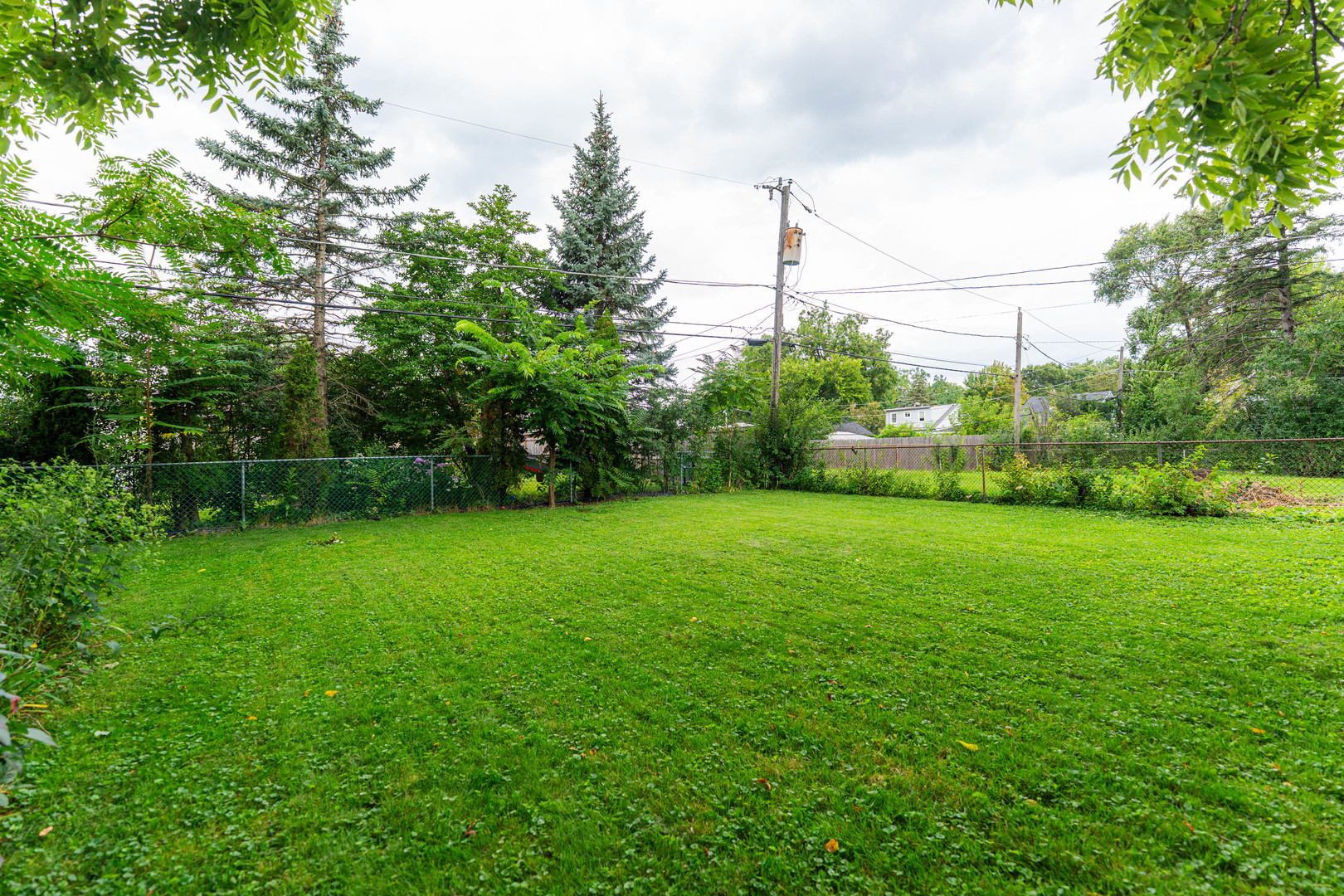 326 S Wisconsin Avenue, Villa Park, IL 60181