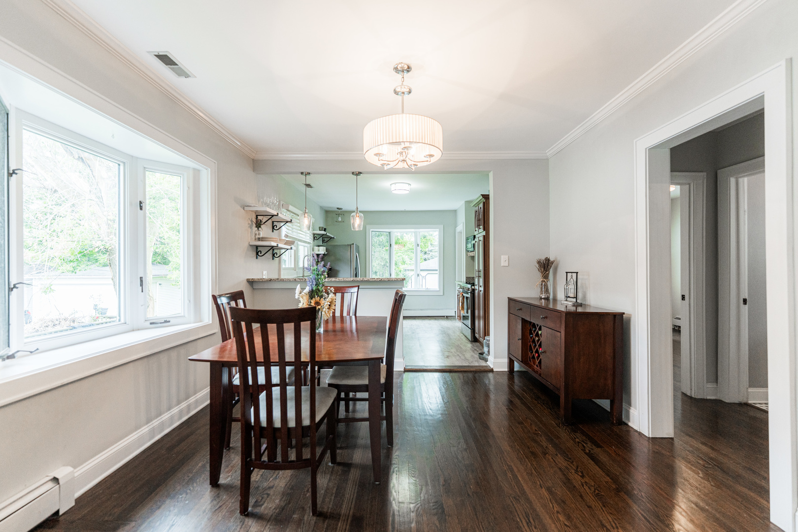 326 S Wisconsin Avenue, Villa Park, IL 60181