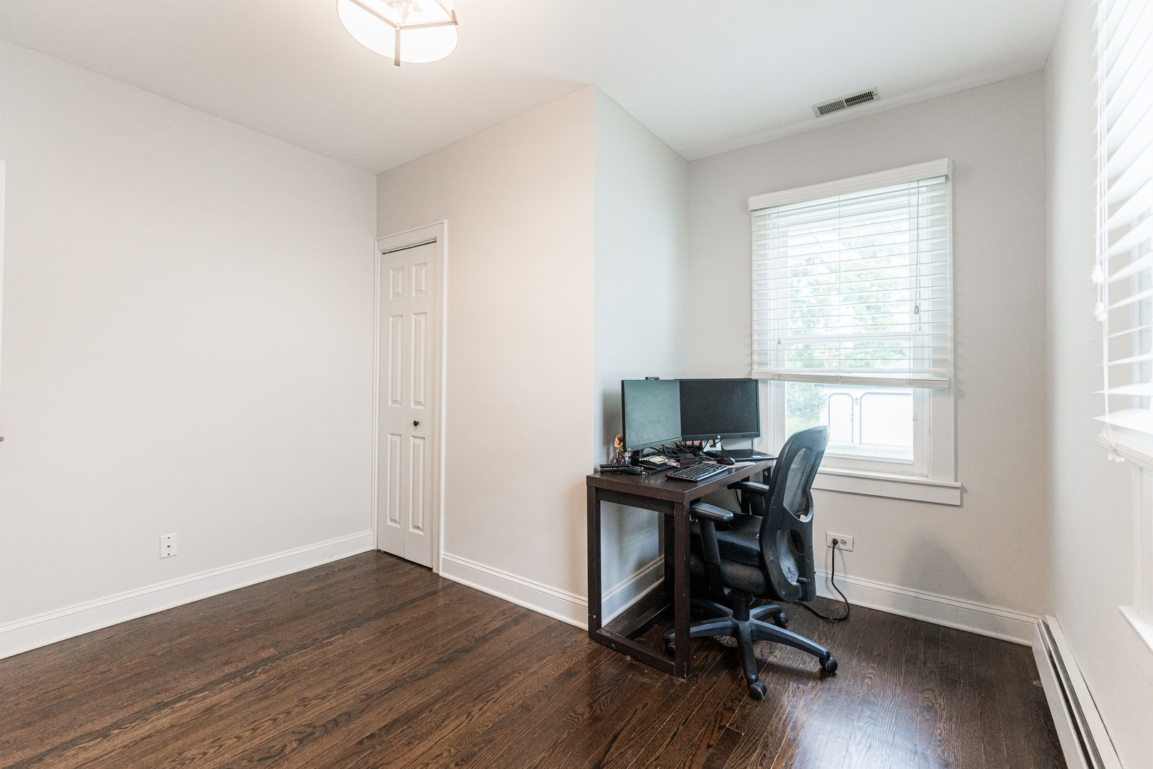 326 S Wisconsin Avenue, Villa Park, IL 60181