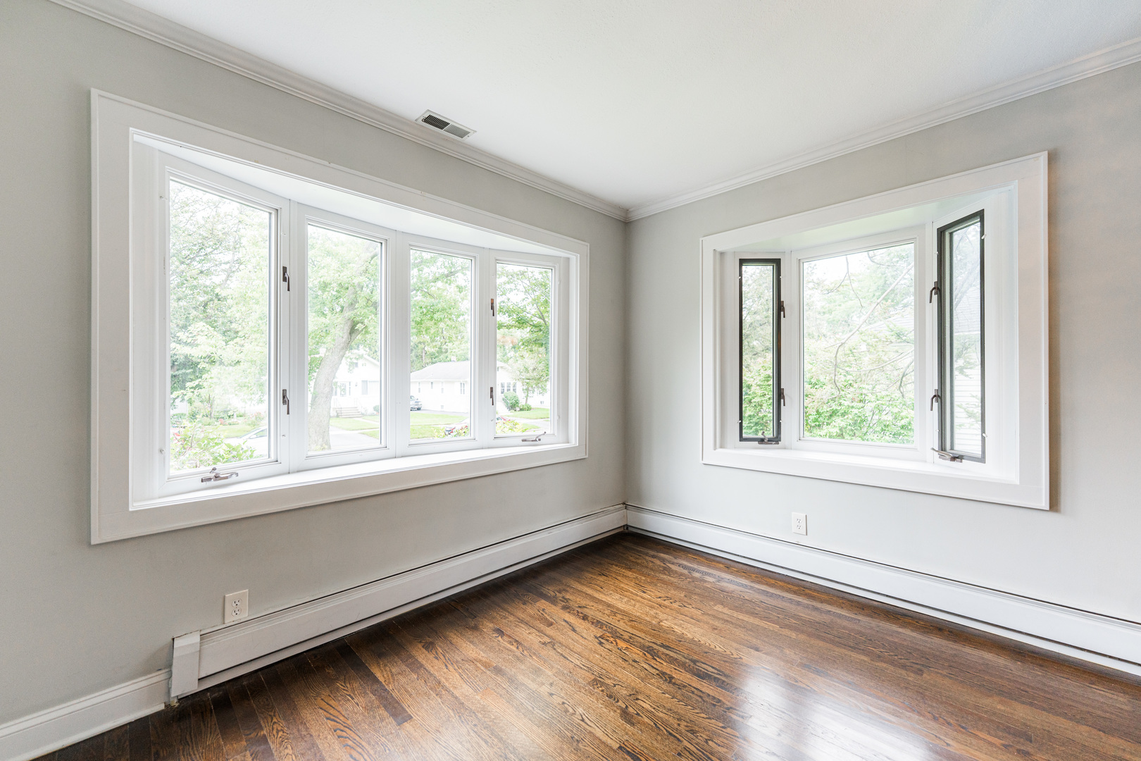 326 S Wisconsin Avenue, Villa Park, IL 60181