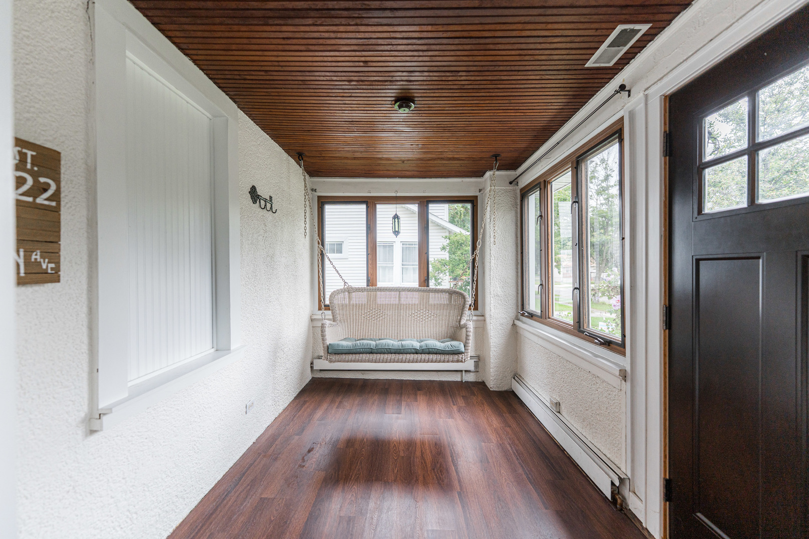 326 S Wisconsin Avenue, Villa Park, IL 60181