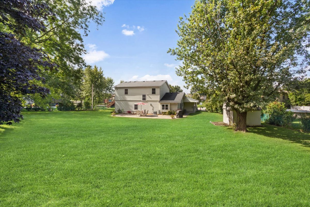 1040 Hermitage Lane, Hoffman Estates, IL 60169