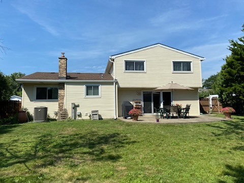 617 Newport Avenue, Westmont, IL 60559