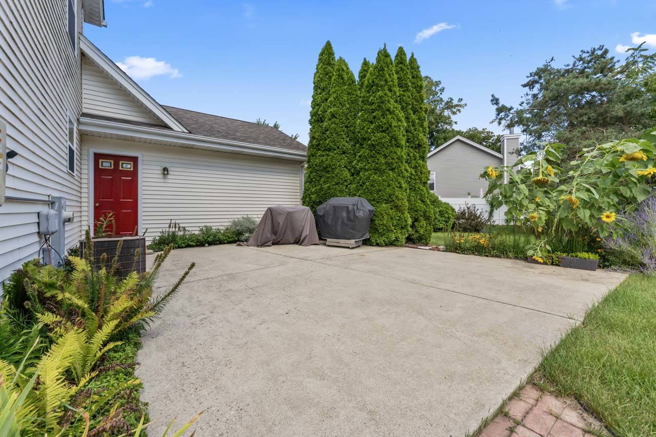 10912 Dixon Pines Circle, Machesney Park, IL 61115