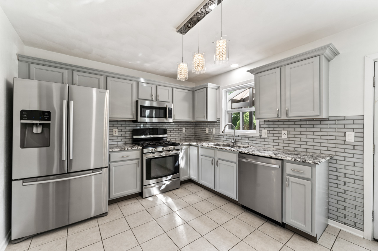 10912 Dixon Pines Circle, Machesney Park, IL 61115
