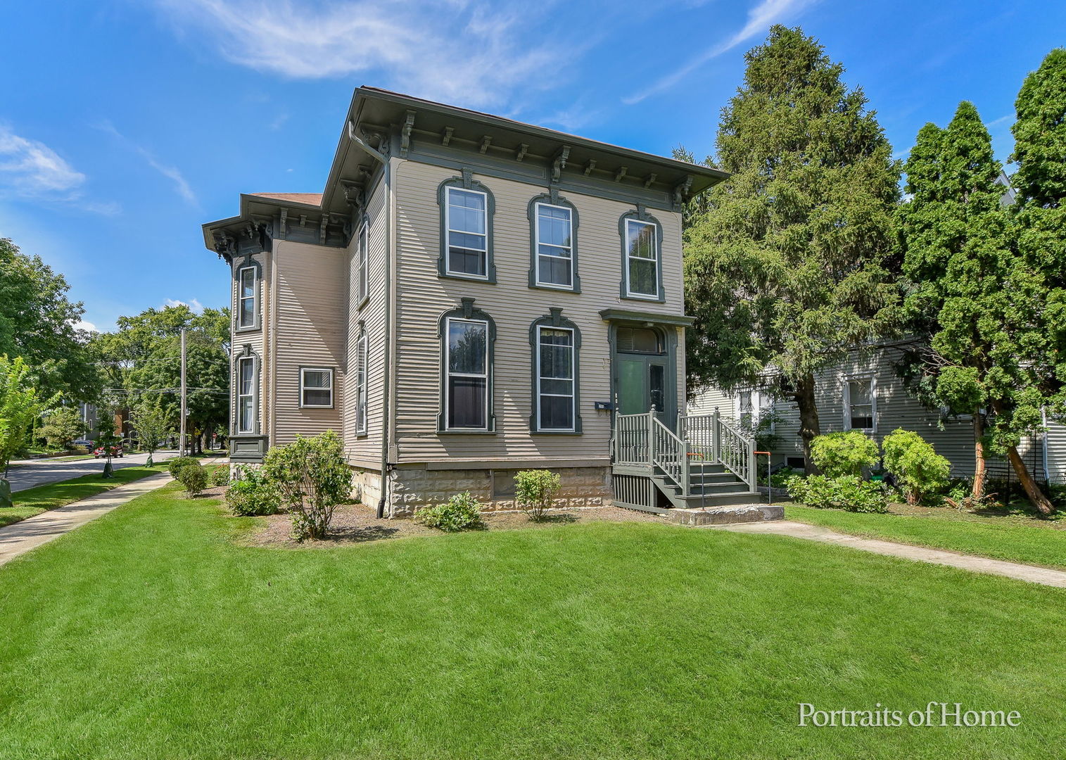 205 N Wright Street, Naperville, IL 60540