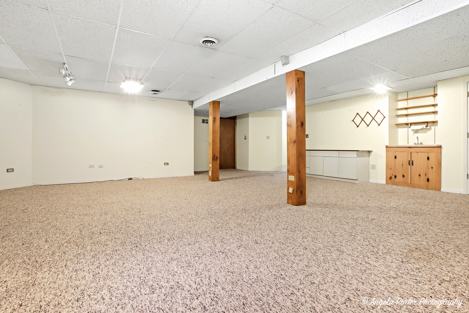 1040 Wimbledon Drive, Island Lake, IL 60042