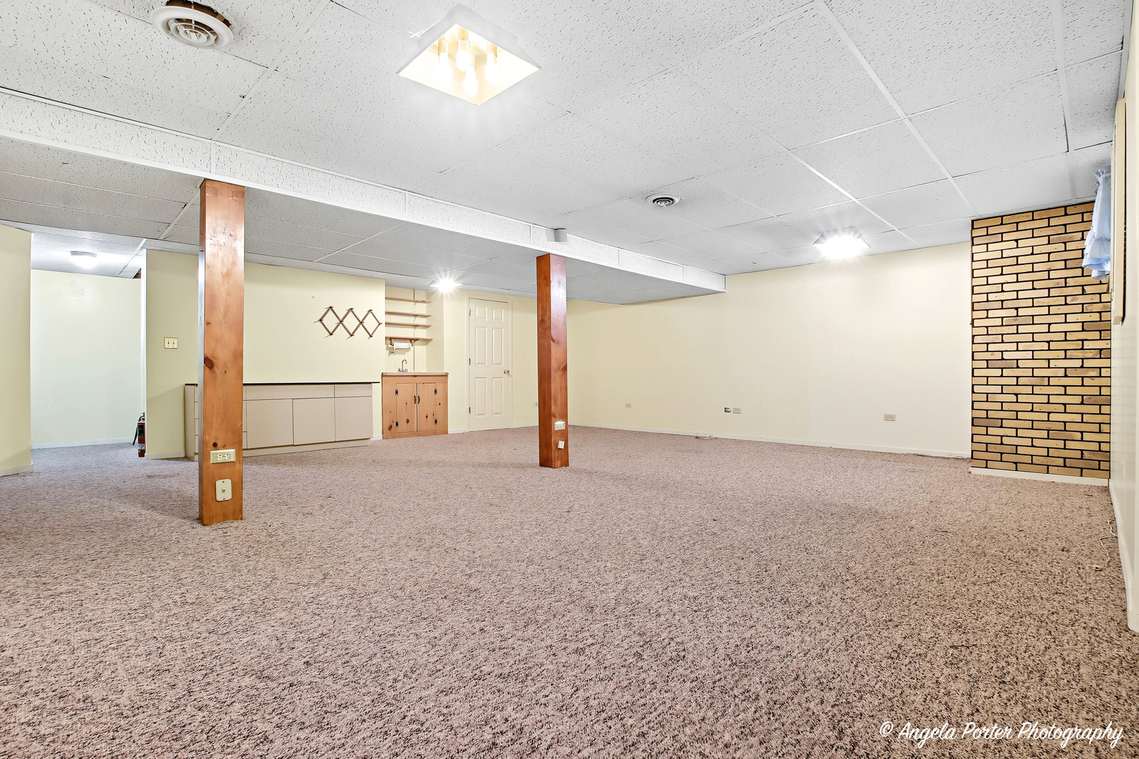 1040 Wimbledon Drive, Island Lake, IL 60042