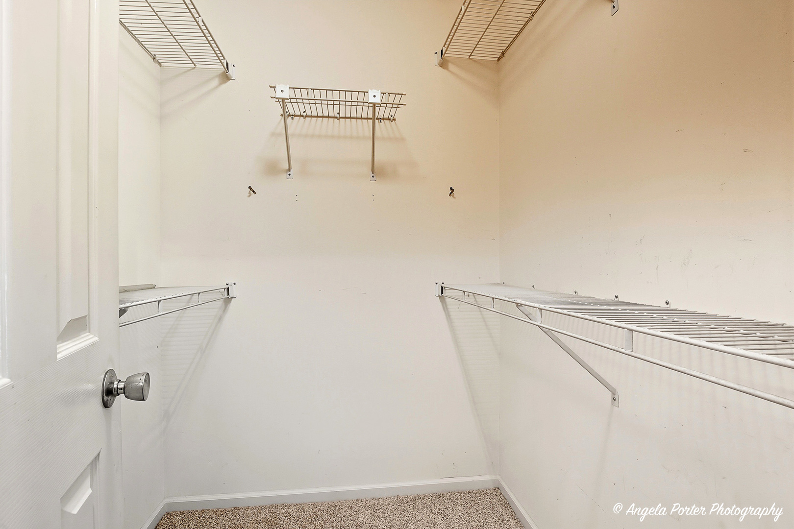 1040 Wimbledon Drive, Island Lake, IL 60042