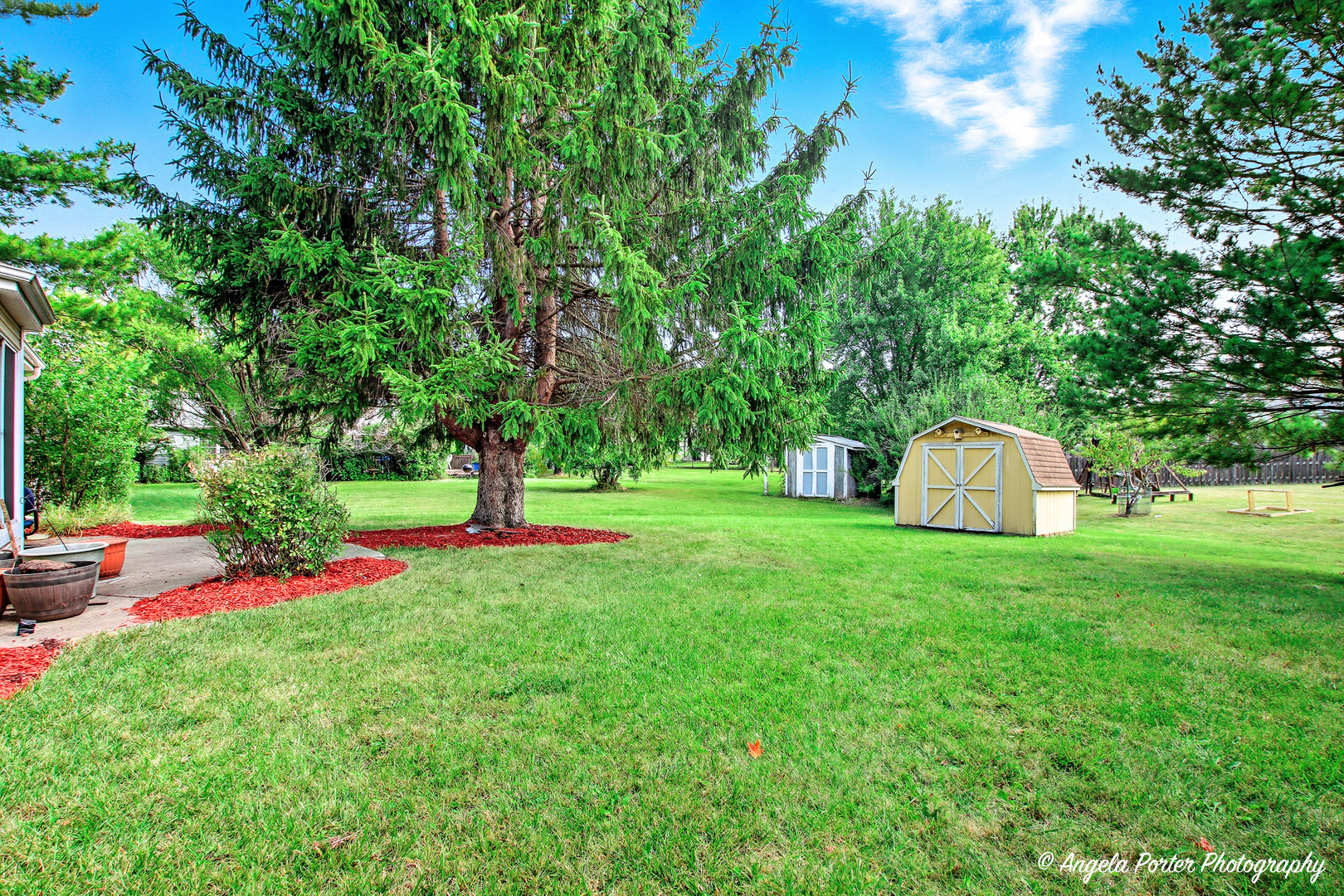 1040 Wimbledon Drive, Island Lake, IL 60042