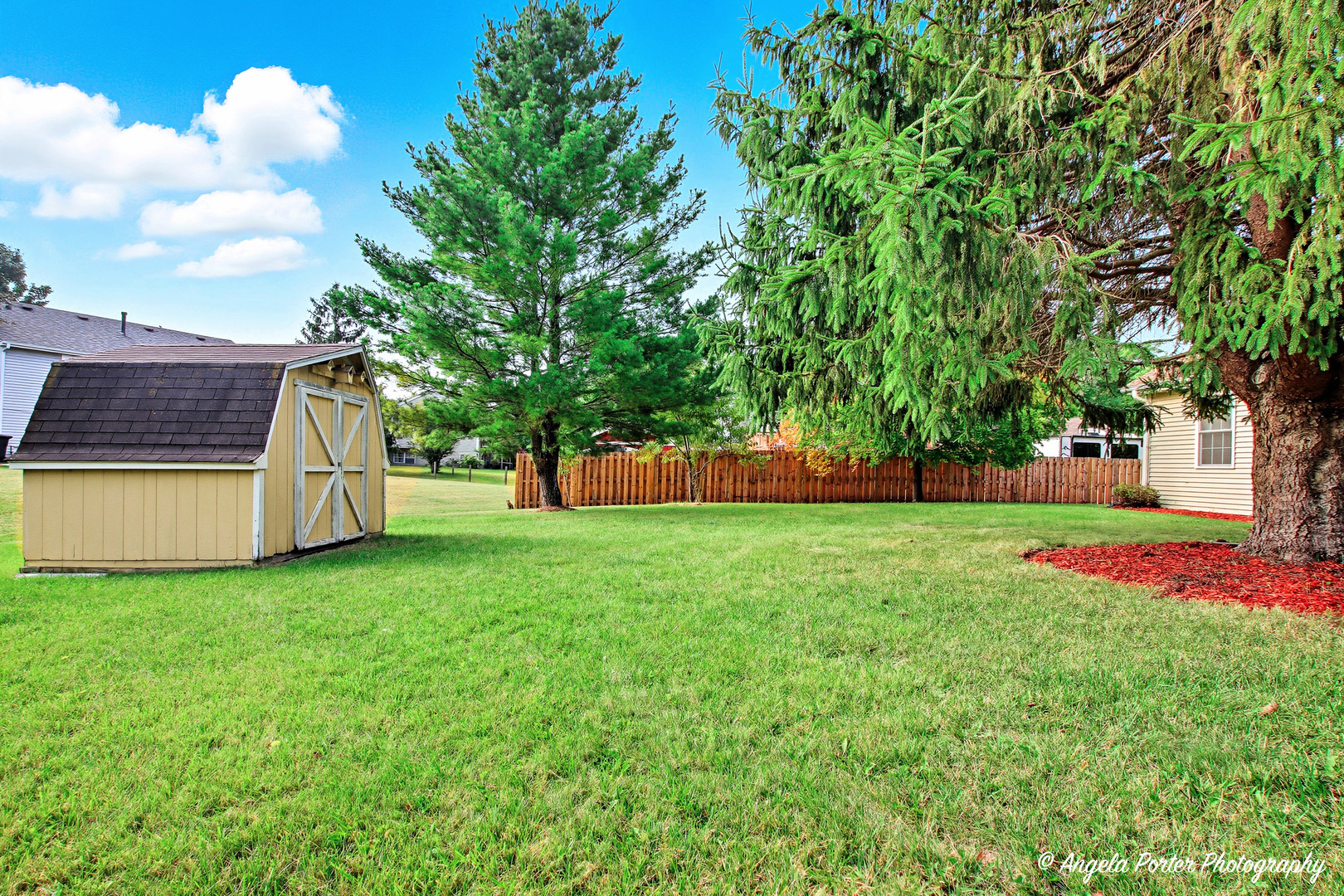 1040 Wimbledon Drive, Island Lake, IL 60042