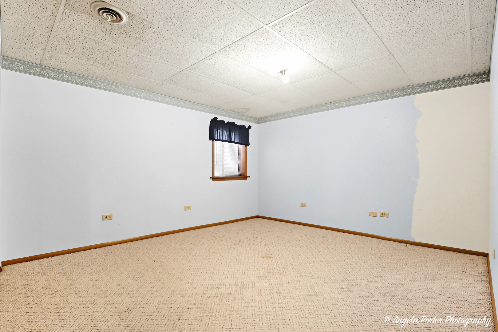 1040 Wimbledon Drive, Island Lake, IL 60042