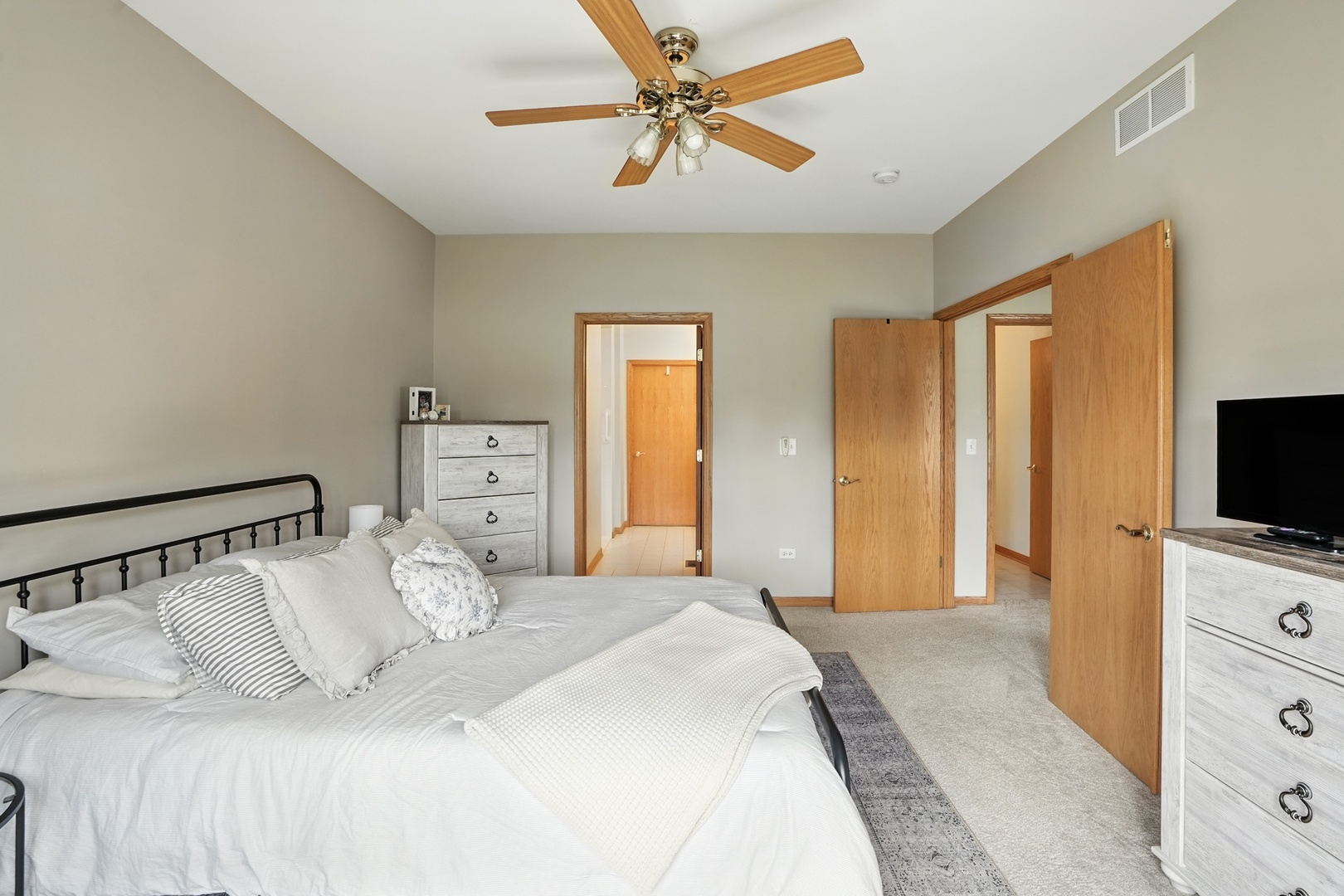 8675 Saddlebred Court, Frankfort, IL 60423