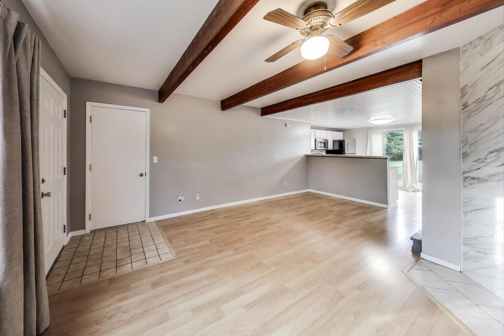 2009 Countryside Lane, Round Lake Beach, IL 60073