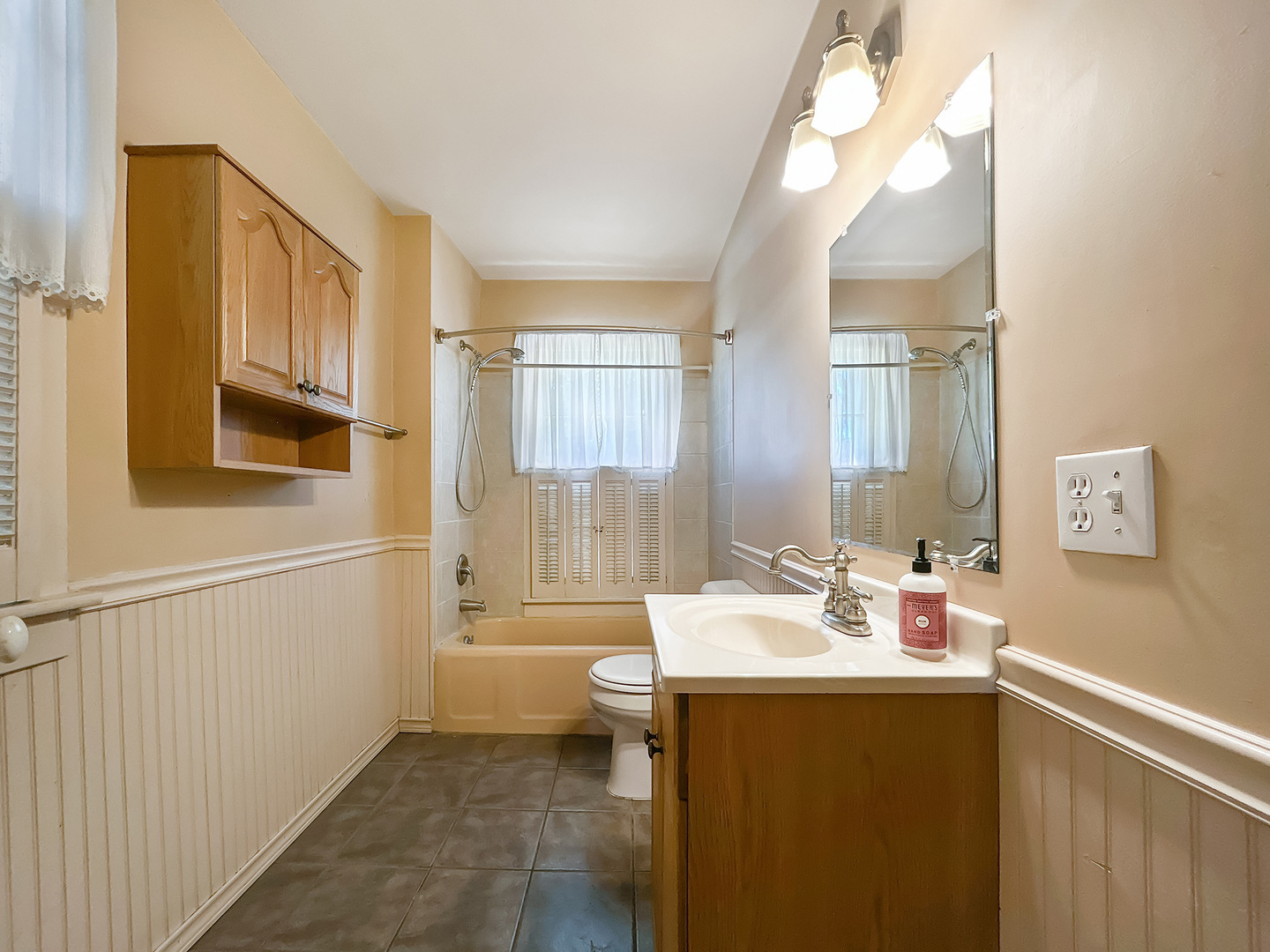20 S Church Street, Princeton, IL 61356