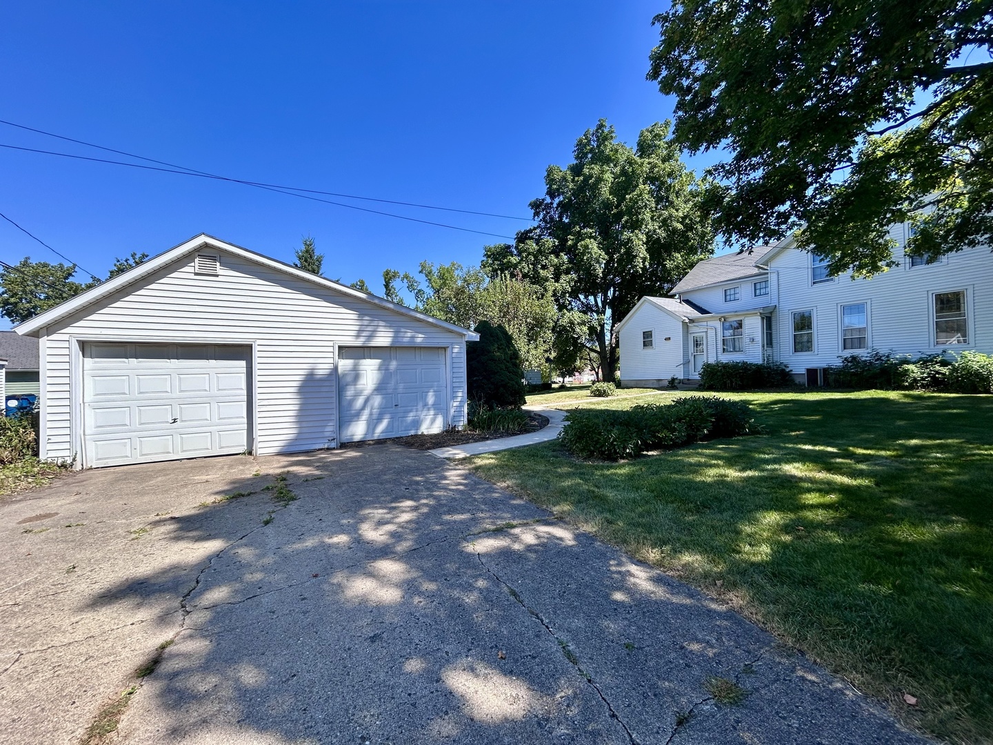 20 S Church Street, Princeton, IL 61356