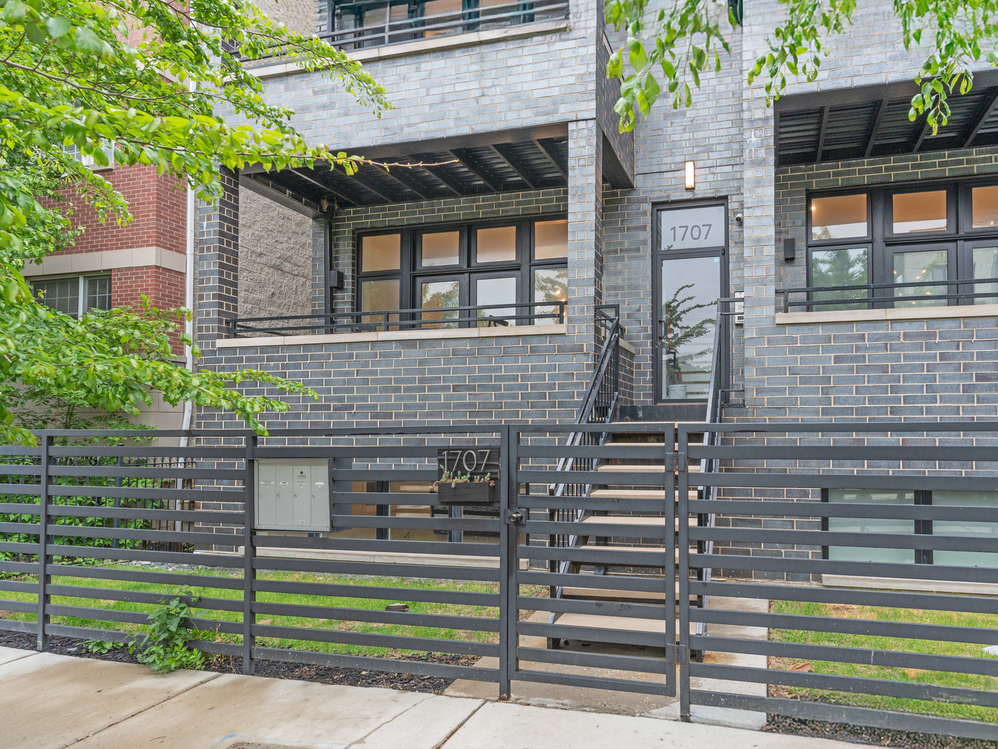 1707 S Jefferson Street #1, Chicago, IL 60616