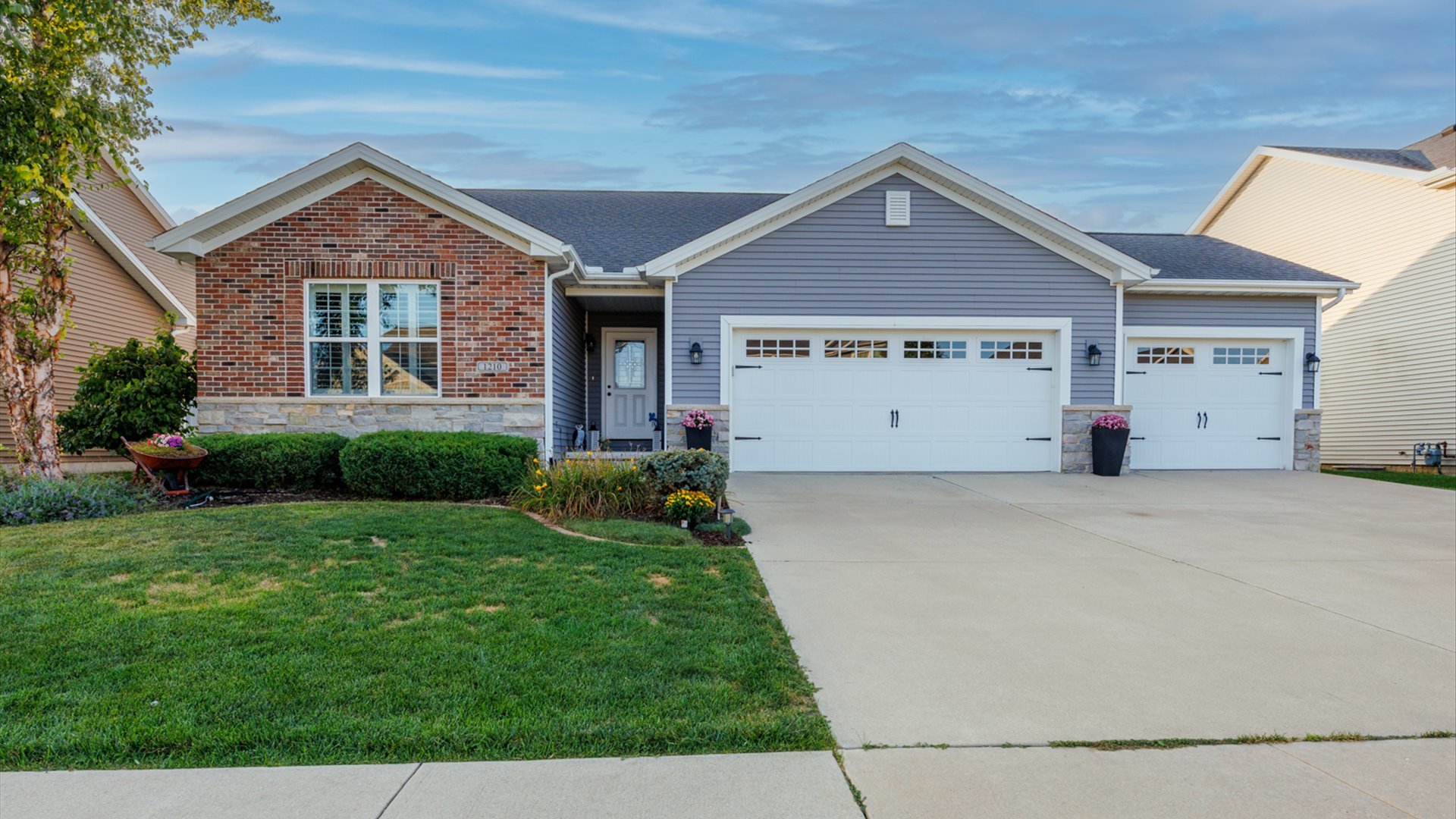 1210 Willow Creek Drive, Bloomington, IL 61705