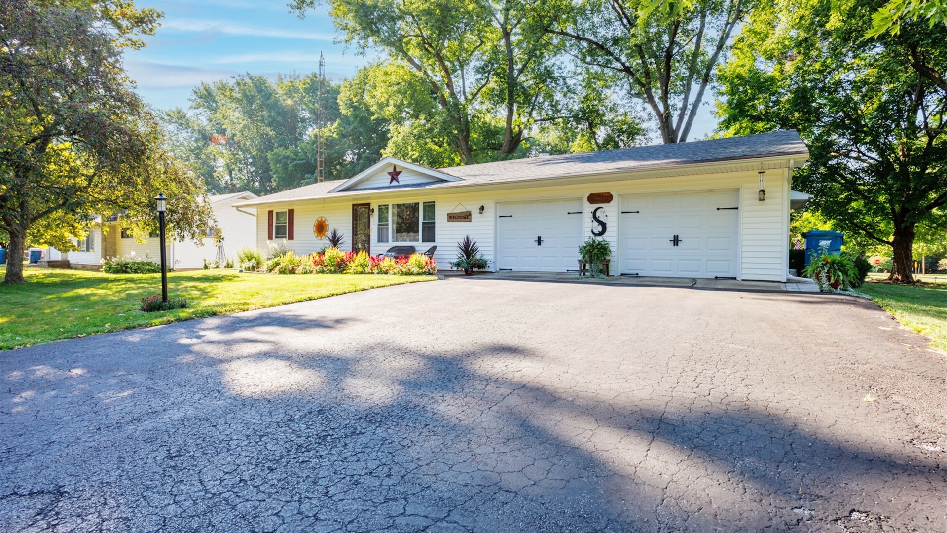 210 W North Street, Colfax, IL 61728