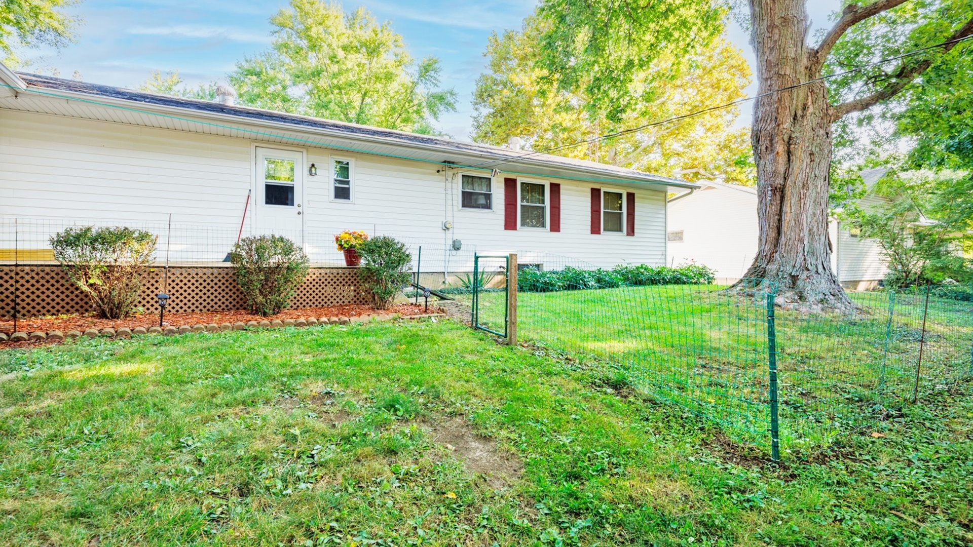 210 W North Street, Colfax, IL 61728