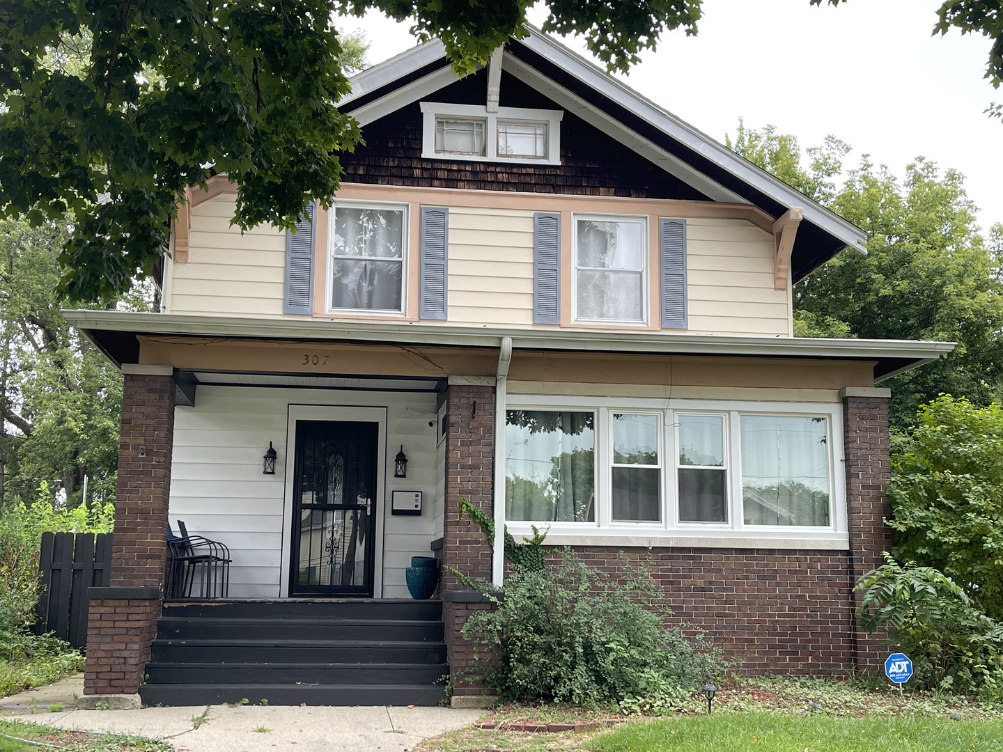 307 N London Avenue, Rockford, IL 61107