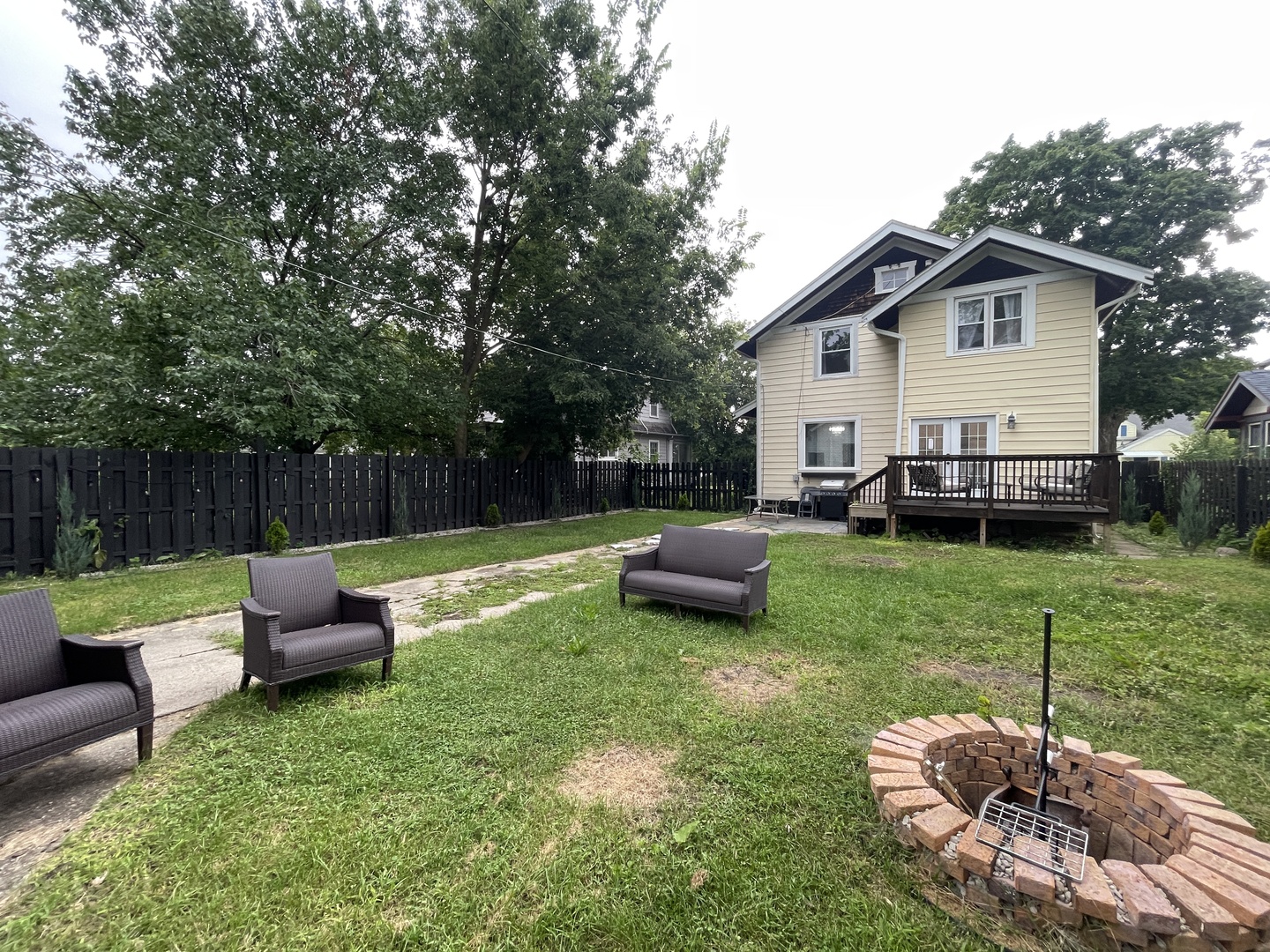 307 N London Avenue, Rockford, IL 61107