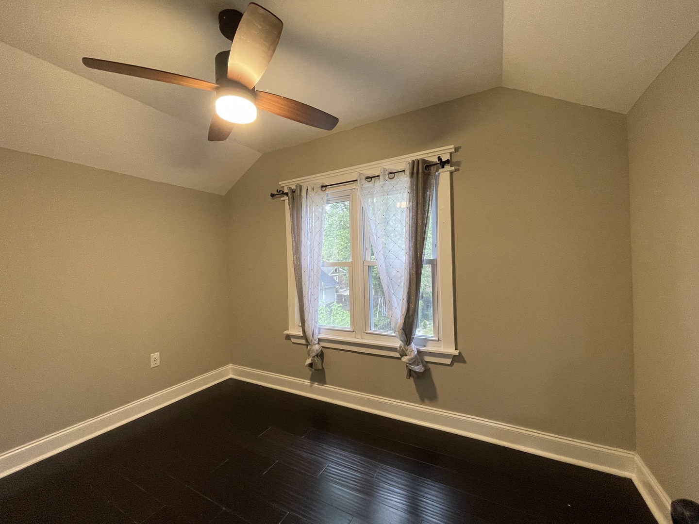 307 N London Avenue, Rockford, IL 61107
