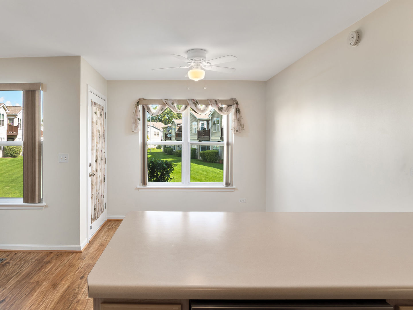1000 Radclyffe Court #B, Elgin, IL 60120