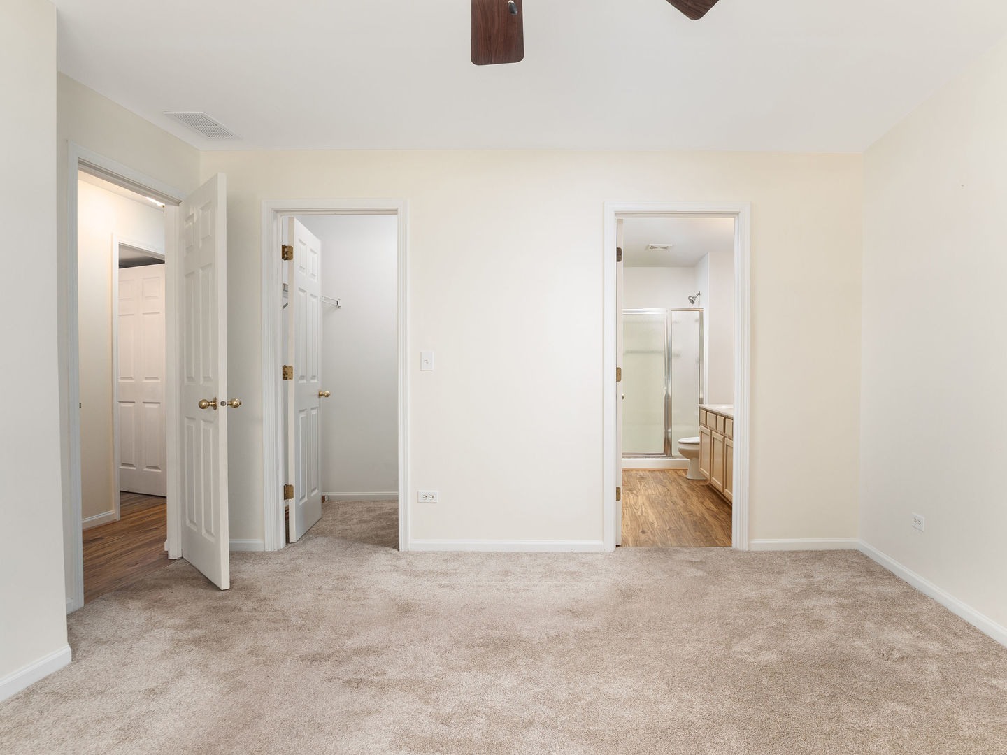 1000 Radclyffe Court #B, Elgin, IL 60120