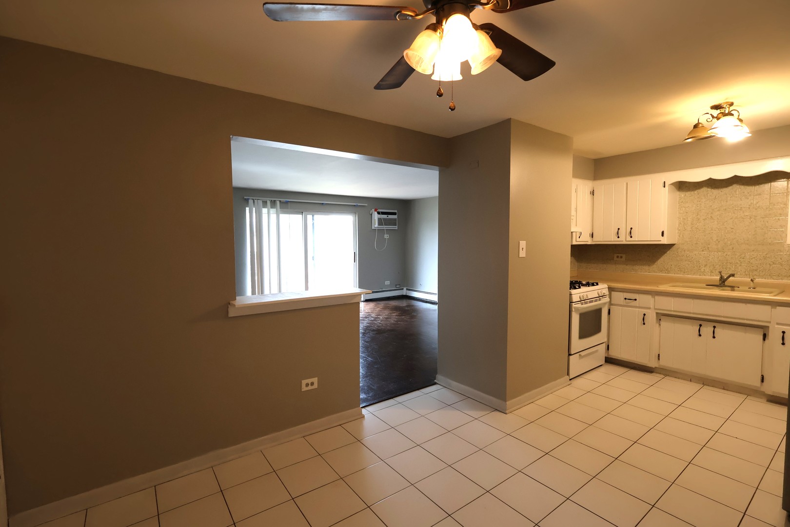 6338 W 99th Place #3SE, Oak Lawn, IL 60453
