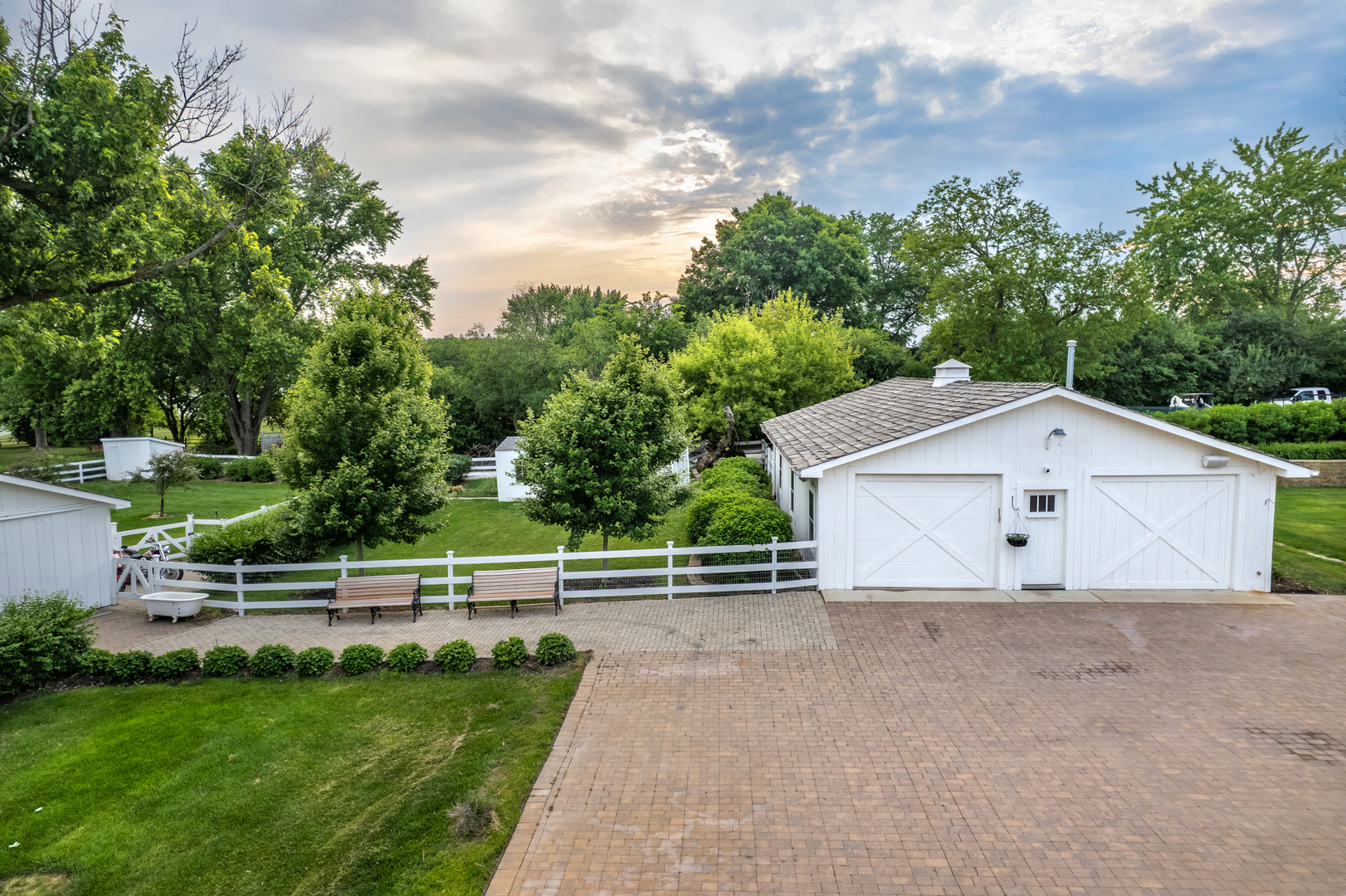 404 Caesar Drive, Barrington Hills, IL 60010