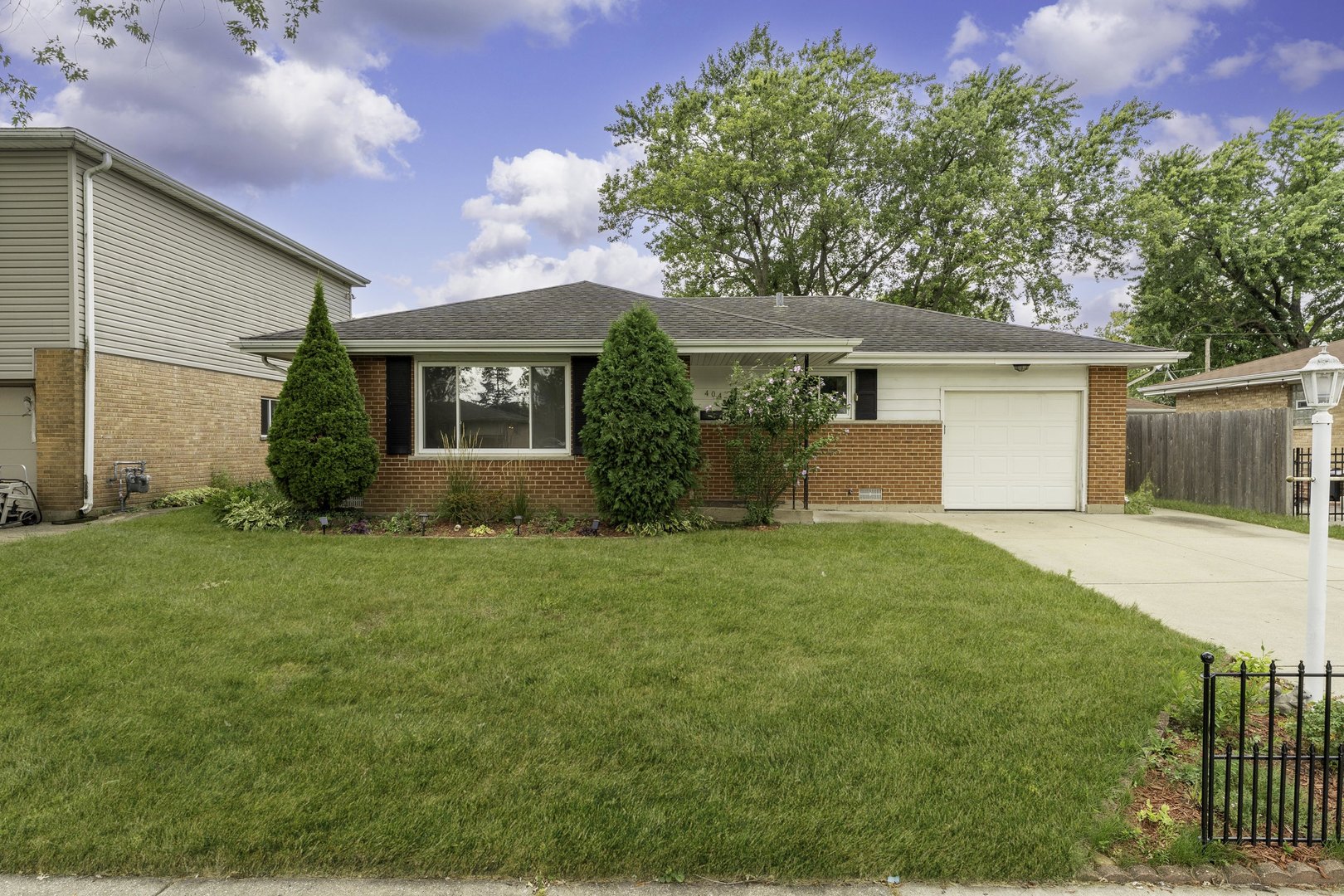 404 Virginia Place, Wheeling, IL 60090