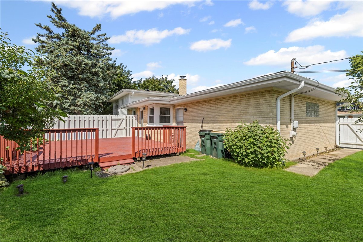 1605 E Frederick Street, Arlington Heights, IL 60004
