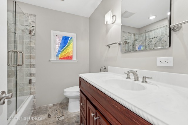27 S Waiola Avenue #103, La Grange, IL 60525